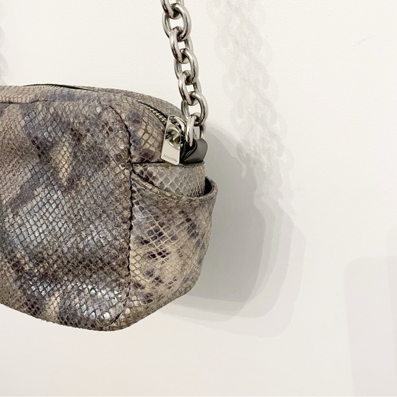 Coach Cambell Me Iridescent
Gray Leather Python F24849
Crossbody - Picture 12 of 16